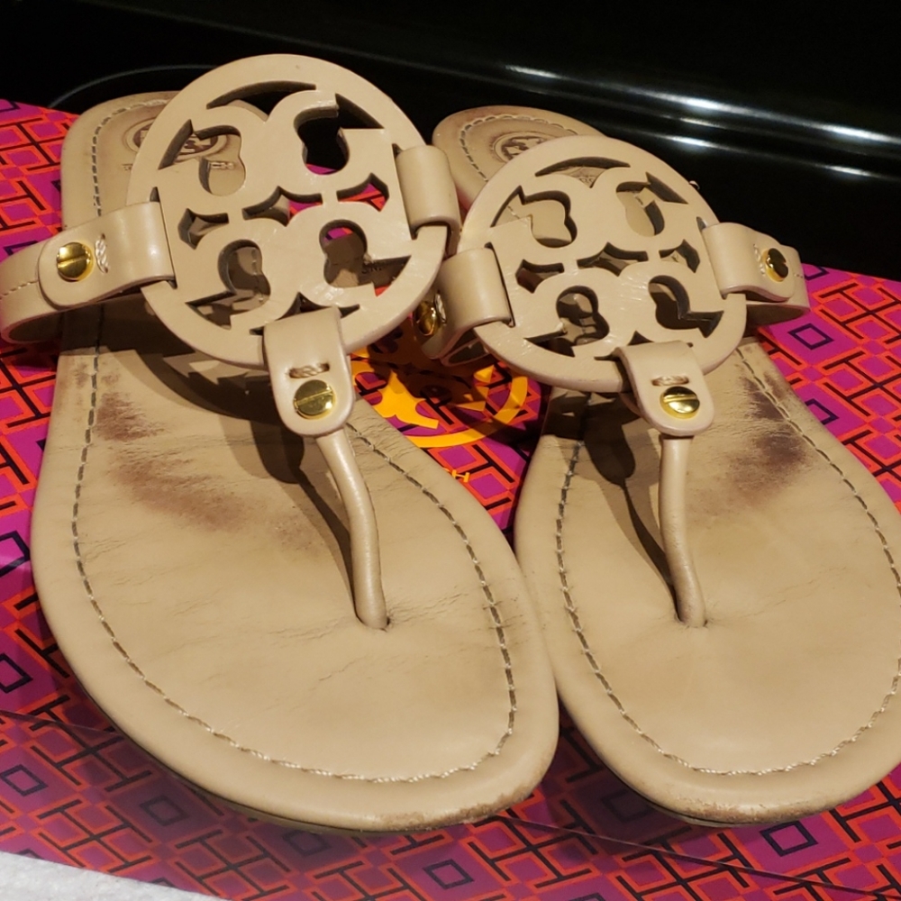 Tory Burch millers Used• light makeup